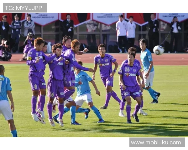 韩日足球荣耀之争蔚山亚冠对阵广岛引发关注 韩日足球荣耀之争蔚山亚冠对阵广岛引发关注