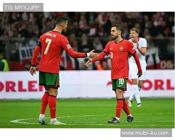 弗里克称赞莱万状态出众或许只有C罗能比肩